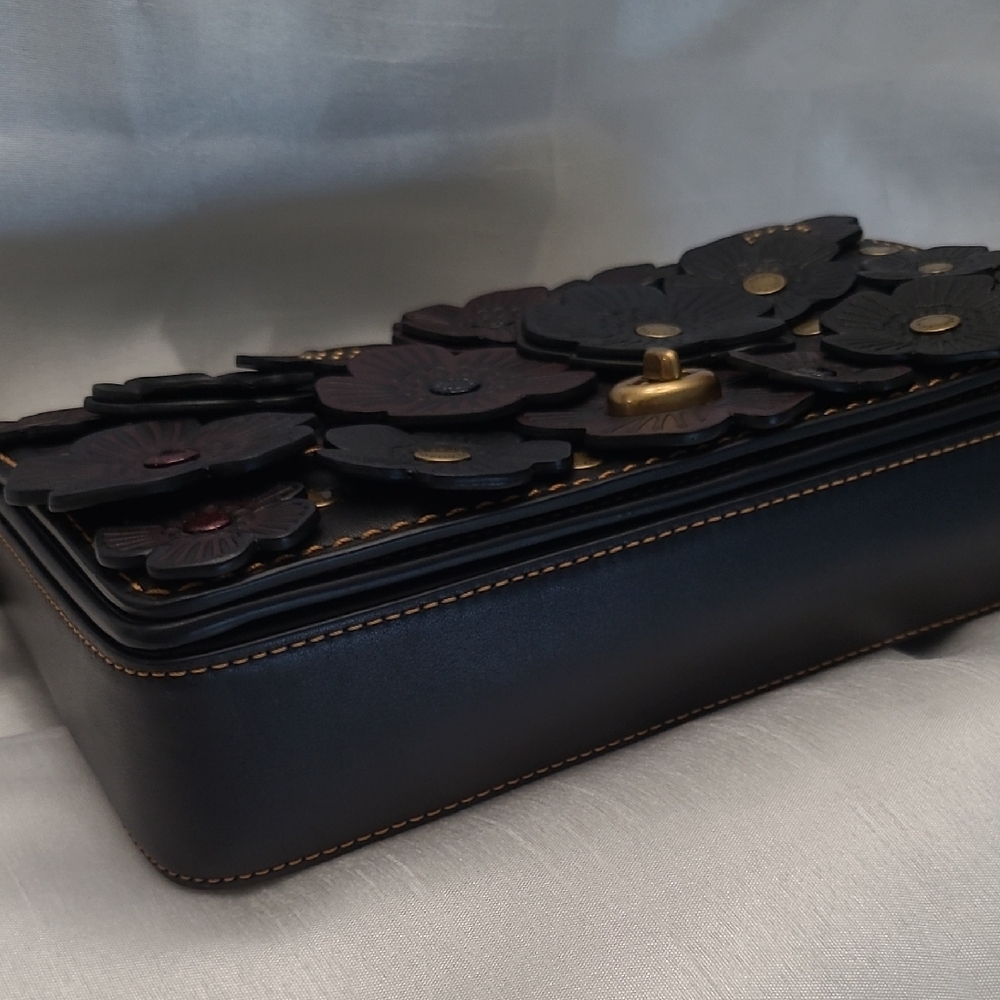 Coach 1941 Dinky Tea Rose - Picture 15 of 16